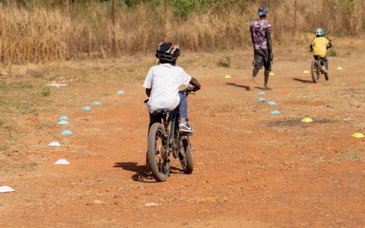 Du vélo sur les pistes
